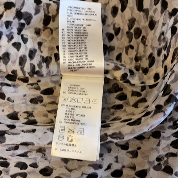 𝅺H & M Print Sleeveless Sheer Top in 8 - Picture 6 of 7